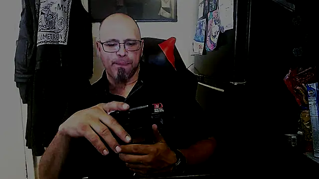 Snapshot of KrazyLegz chatting on September 29, 2025, 8:58 pm KrazyLegz online show from September 29, 2025, 8:58 pm