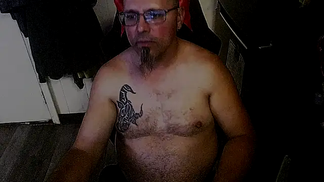 Snapshot of KrazyLegz chatting on October 14, 2025, 11:04 pm KrazyLegz online show from October 14, 2025, 11:04 pm