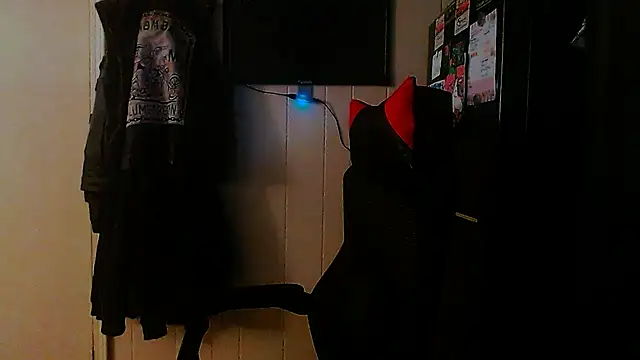 KrazyLegz online show from September 12, 2025, 9:47 pm
