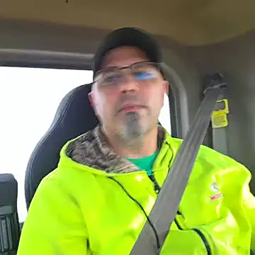 Snapshot of KrazyLegz chatting on October 25, 2025, 1:56 pm KrazyLegz online show from October 25, 2025, 1:56 pm