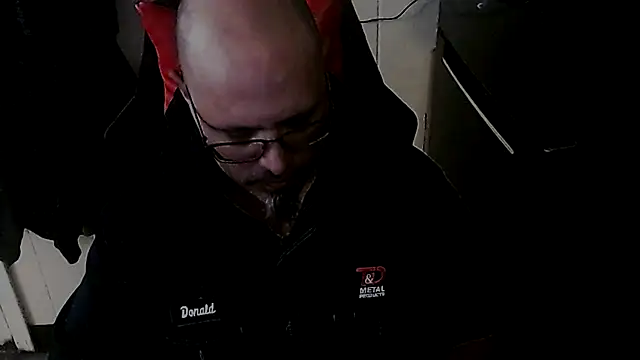 Snapshot of KrazyLegz chatting on October 9, 2025, 10:21 pm KrazyLegz online show from October 9, 2025, 10:21 pm