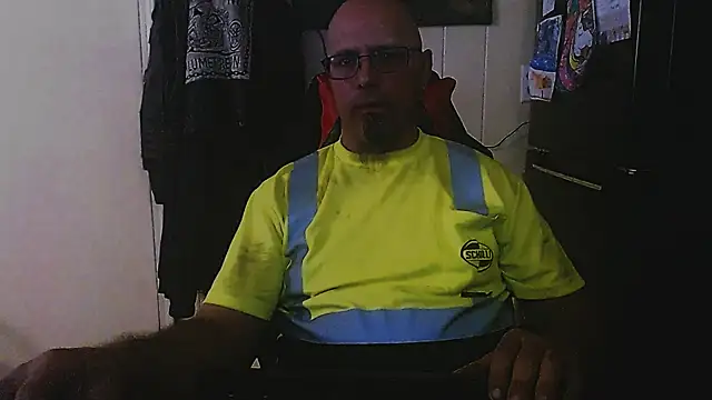 Snapshot of KrazyLegz chatting on September 23, 2025, 8:49 pm KrazyLegz online show from September 23, 2025, 8:49 pm