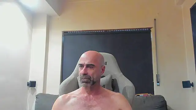 Snapshot of Bicopflirt chatting on September 24, 2025, 3:18 pm Bicopflirt online show from September 24, 2025, 3:18 pm