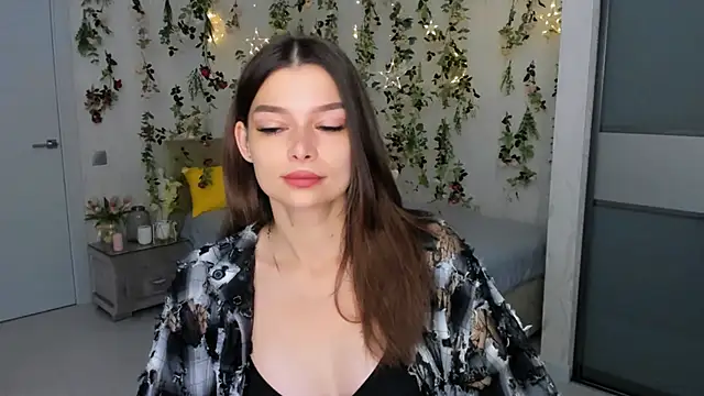 ContinentOfTranquility online show from September 26, 2025, 1:12 am