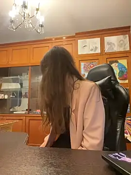 Lori Foxy online show from December 20, 2024, 5:51 pm