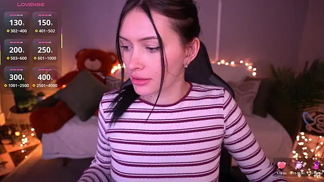 Snapshot of MilaSecrett chatting on February 17, 2026, 2:03 pm MilaSecrett online show from February 17, 2026, 2:03 pm