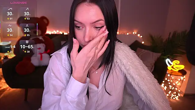 Snapshot of MilaSecrett chatting on February 2, 2026, 3:00 pm MilaSecrett online show from February 2, 2026, 3:00 pm