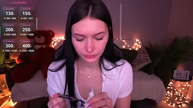 Snapshot of MilaSecrett chatting on February 28, 2026, 2:28 pm MilaSecrett online show from February 28, 2026, 2:28 pm