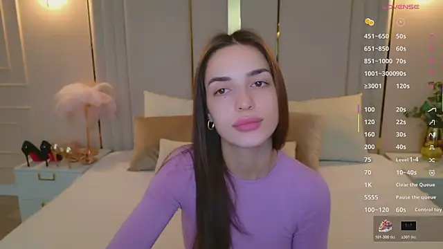 BellaHalles online show from December 23, 2025, 5:40 am