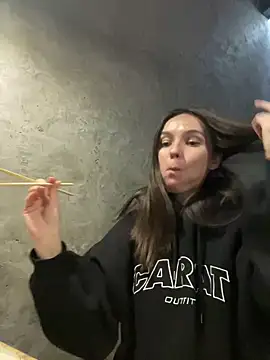 Snapshot of Jinna_milli chatting on February 26, 2025, 6:37 pm Jinna milli online show from February 26, 2025, 6:37 pm