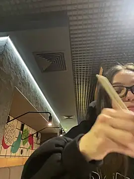 Snapshot of Jinna_milli chatting on February 25, 2025, 4:04 pm Jinna milli online show from February 25, 2025, 4:04 pm