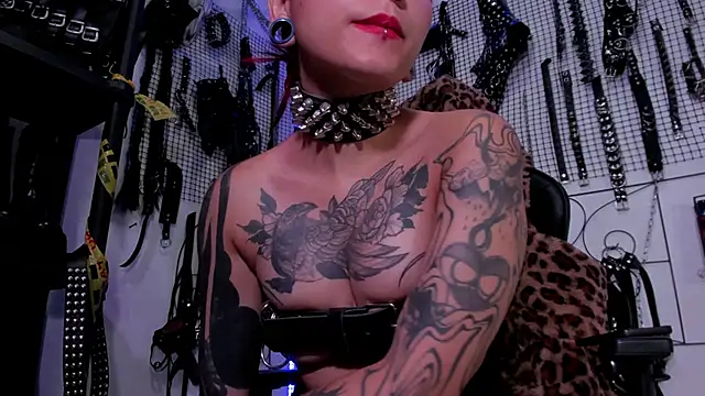 Agatha BDSM online show from January 15, 2025, 3:11 am