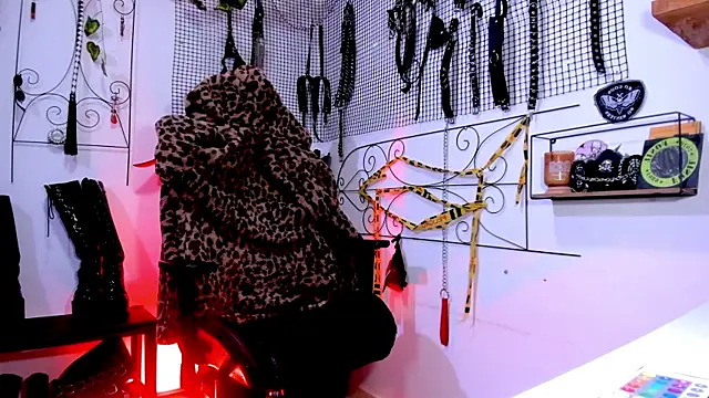 Agatha BDSM online show from November 12, 2025, 7:40 pm