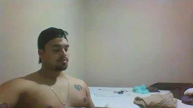 Snapshot of Xcumshot33 chatting on October 6, 2025, 12:56 am Xcumshot33 online show from October 6, 2025, 12:56 am