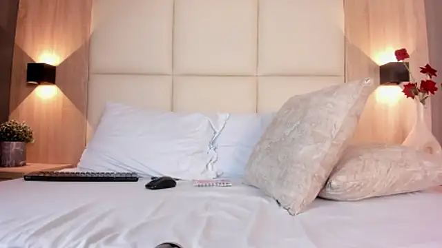 bella1207 online show from December 18, 2025, 7:18 pm