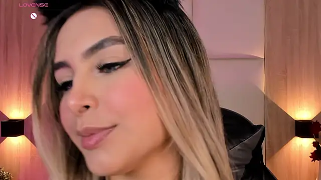 bella1207 online show from October 21, 2025, 7:24 pm