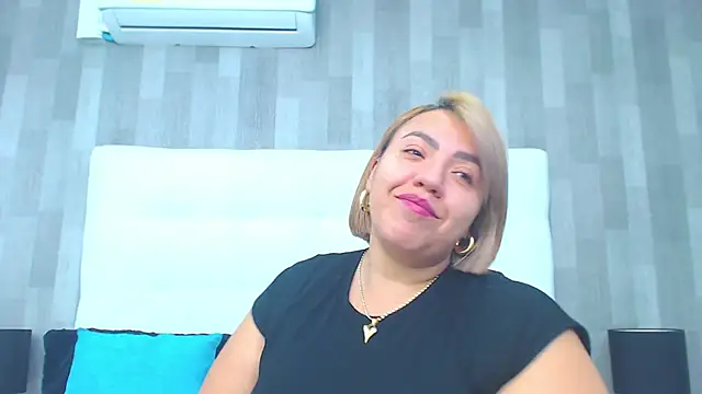 LeahMillerr online show from September 29, 2025, 12:55 pm