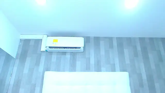 LeahMillerr online show from February 12, 2026, 1:11 pm