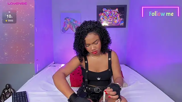 EmmaSmith06 online show from February 4, 2025, 5:12 pm