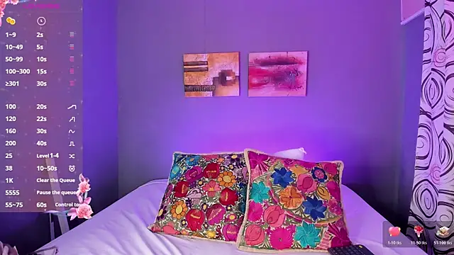 EmmaSmith06 online show from October 21, 2025, 5:23 pm