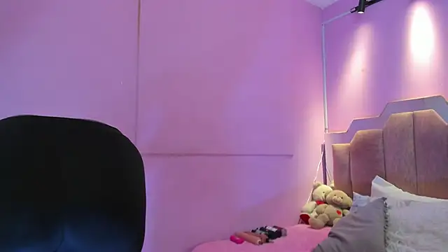 LoveQueen2 online show from February 10, 2026, 11:53 am