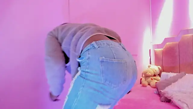 LoveQueen2 online show from February 20, 2026, 11:45 am