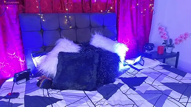 Snapshot of Majuu__ chatting on October 21, 2025, 11:42 am Majuu   online show from October 21, 2025, 11:42 am