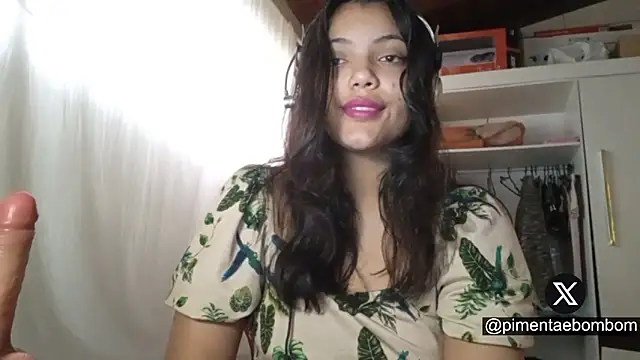 Snapshot of bombomepimenta chatting on September 27, 2025, 9:59 am bombomepimenta online show from September 27, 2025, 9:59 am