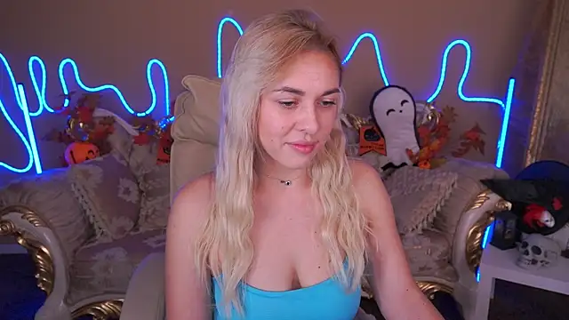 ArishkaLulu online show from November 1, 2025, 7:13 am