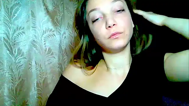 EmillyPlay online show from November 27, 2025, 6:47 am