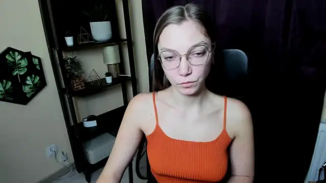 EmillyPlay online show from February 19, 2025, 7:59 pm