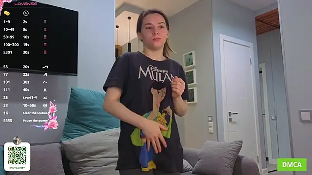 DonnaBurkee online show from November 6, 2025, 4:05 am