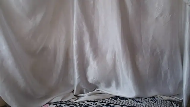 Snapshot of Burberrry_ chatting on October 17, 2025, 12:51 pm Burberrry  online show from October 17, 2025, 12:51 pm