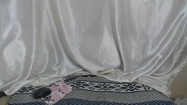 Snapshot of Burberrry_ chatting on October 21, 2025, 7:57 pm Burberrry  online show from October 21, 2025, 7:57 pm