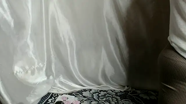 Burberrry  online show from March 12, 2025, 7:47 pm