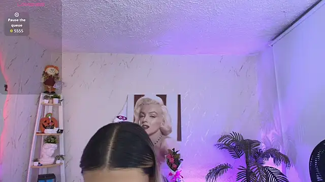 Snapshot of SALOOMEE__ chatting on February 5, 2026, 11:17 am SALOOMEE online show from February 5, 2026, 11:17 am