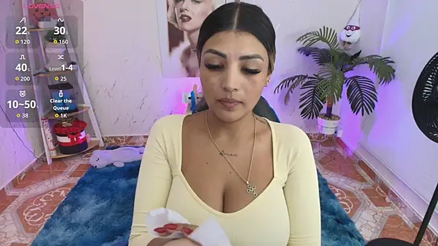 SALOOMEE   online show from April 9, 2026, 8:04 pm