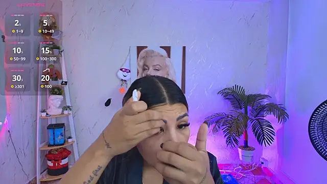 Snapshot of SALOOMEE__ chatting on January 16, 2026, 11:14 am SALOOMEE online show from January 16, 2026, 11:14 am