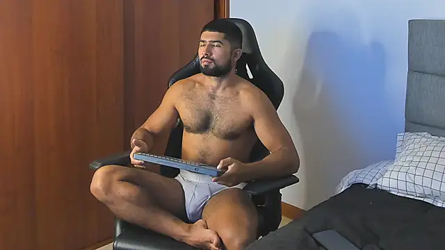 Snapshot of ethaanjones chatting on September 19, 2025, 7:51 pm ethaanjones online show from September 19, 2025, 7:51 pm