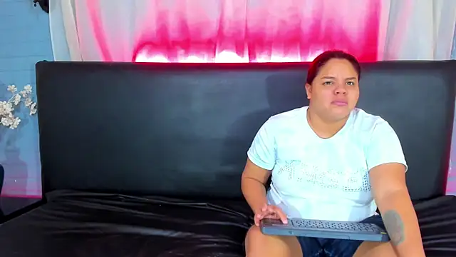 brunnette hot online show from February 27, 2025, 11:17 am