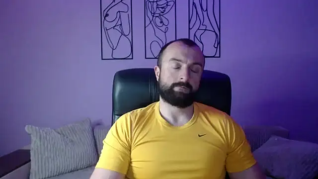 brindlefly6969 online show from May 19, 2026, 10:22 am