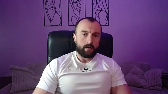 brindlefly6969 online show from April 14, 2026, 10:42 am