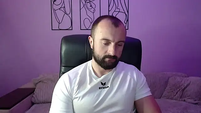 brindlefly6969 online show from October 14, 2025, 11:11 am