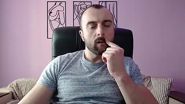 brindlefly6969 online show from February 11, 2025, 11:31 am