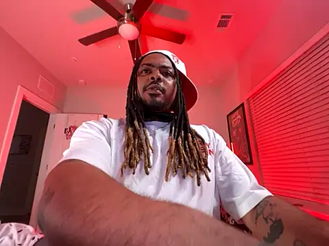 4EVAGLACIERS online show from November 11, 2025, 2:17 am