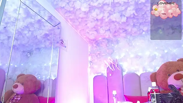 puca ebony online show from December 22, 2025, 4:40 pm