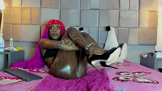 Snapshot of puca_ebony chatting on March 8, 2025, 10:56 pm puca ebony online show from March 8, 2025, 10:56 pm