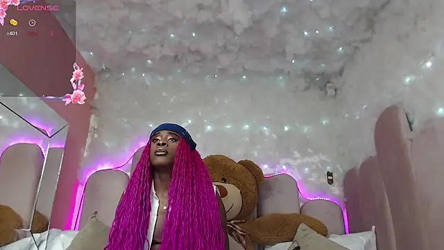 Snapshot of puca_ebony chatting on March 6, 2025, 7:32 pm puca ebony online show from March 6, 2025, 7:32 pm