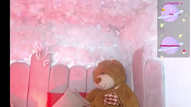 Snapshot of puca_ebony chatting on February 12, 2026, 4:40 pm puca ebony online show from February 12, 2026, 4:40 pm