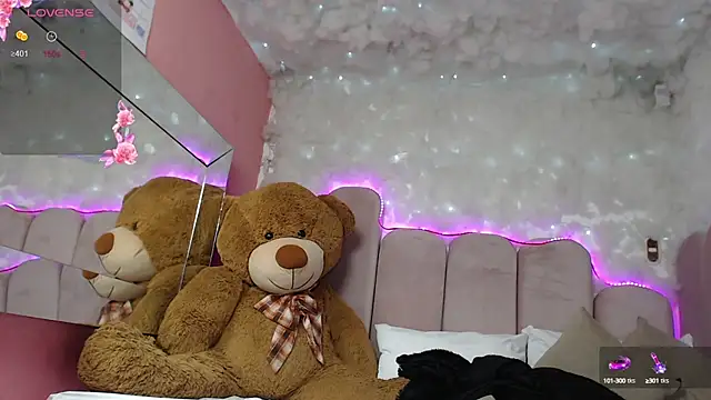 Snapshot of puca_ebony chatting on March 20, 2025, 7:35 pm puca ebony online show from March 20, 2025, 7:35 pm